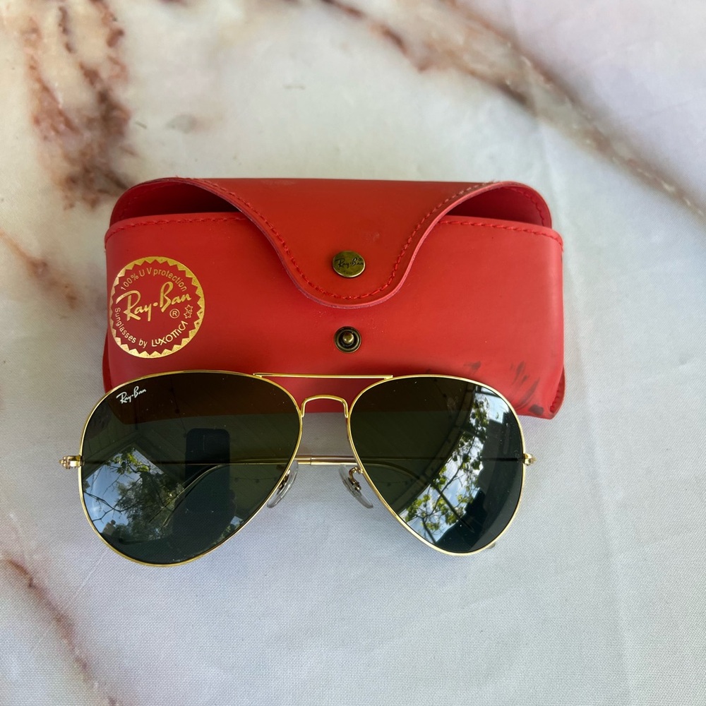 Ray-Ban Aviator Sunglasses with Red Case